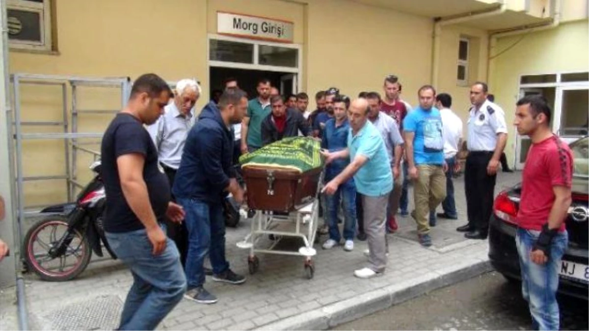 Derbi Maç Yolunda Kazada Ölen Galatasaraylı Uğur, Toprağa Verildi