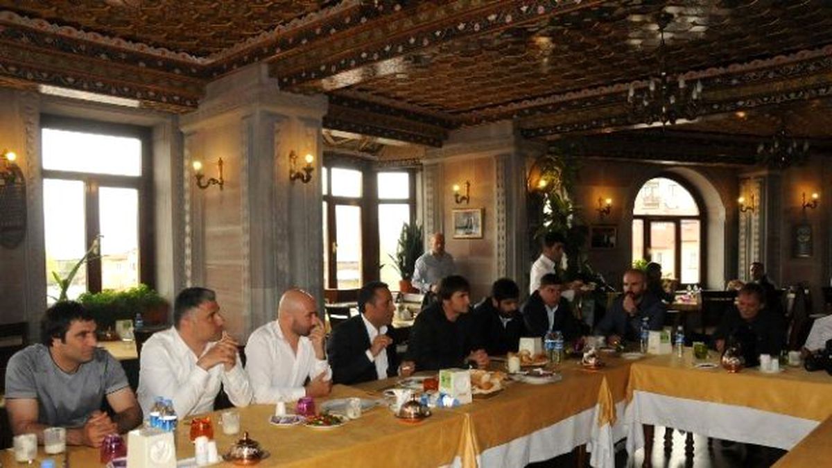 Efsaneler B.b. Erzurumspor\'a Talip