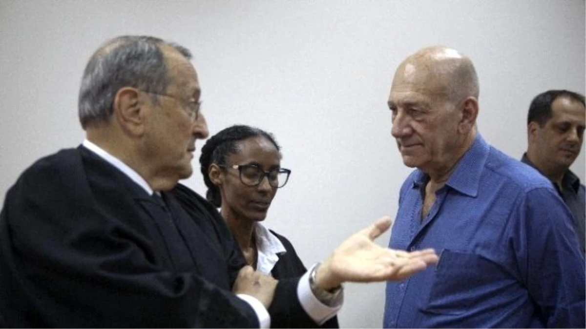 Eski İsrail Başbakanı Olmert\'e 8 Aylık Hapis Cezası