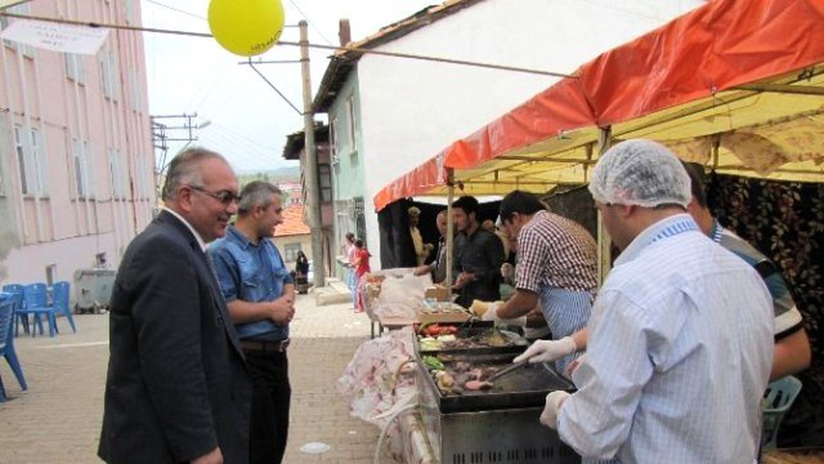 Hisarcık\'ta Eğitim Yararına Gıda Kermesi