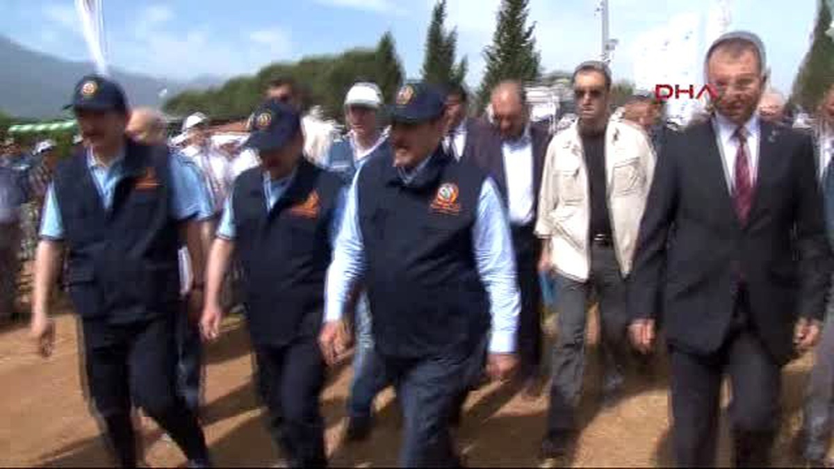 İzmir Bakan Eroğlu, ?kura Çekip Köylülere 49 Yıllığına Parsel Parsel Dağıtıyoruz"