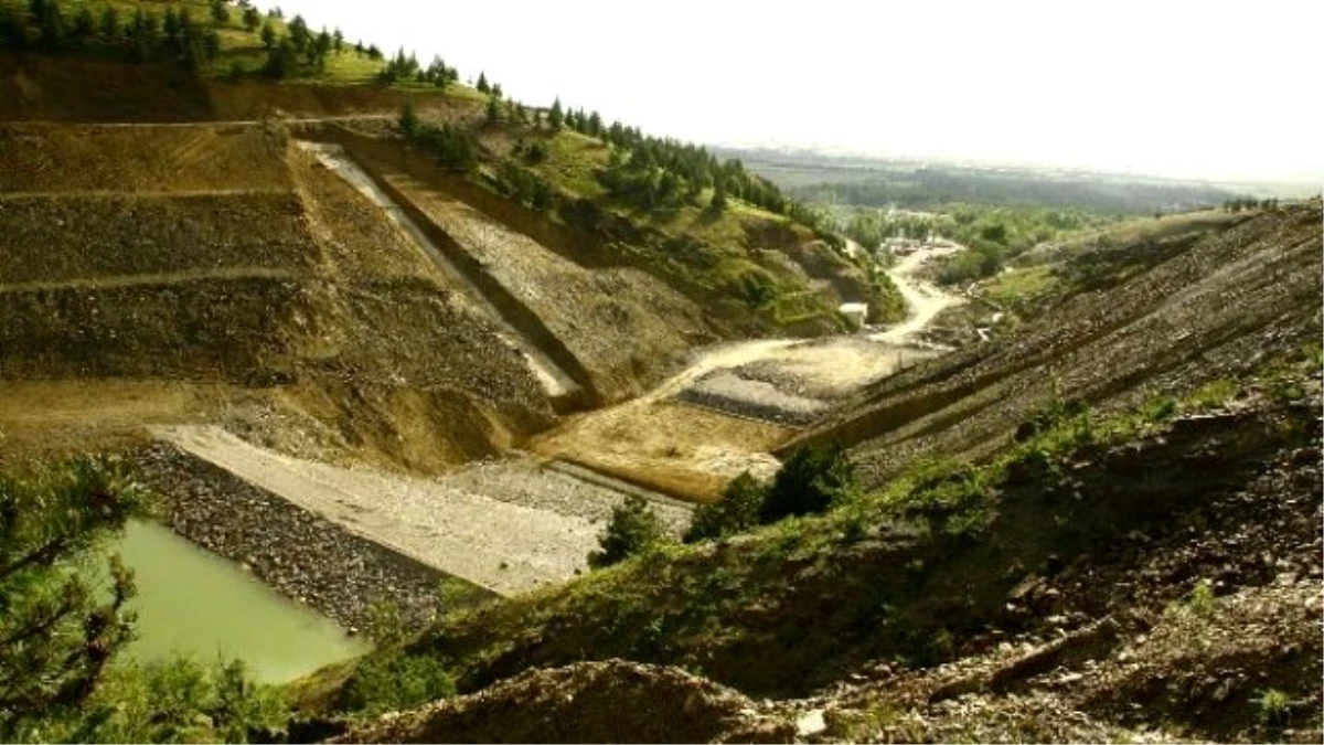 Milletvekili Adayı Özkaldı Yapımı Süren Karamık Barajı\'nda İncelemelerde Bulundu
