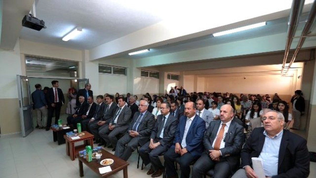 Öğrenciler Necip Fazıl\'ın Hayatını Öğrendi