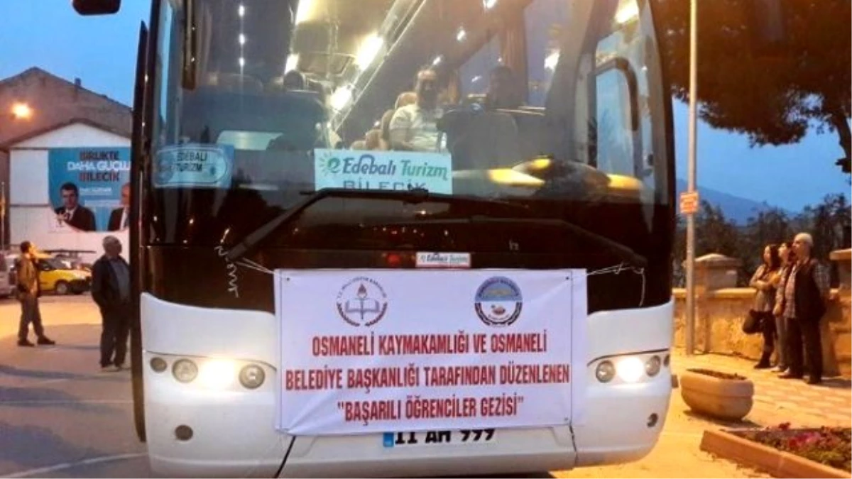 Osmaneli\'de Başarılı Öğrenciler İstanbul Gezisiyle Ödüllendirildi