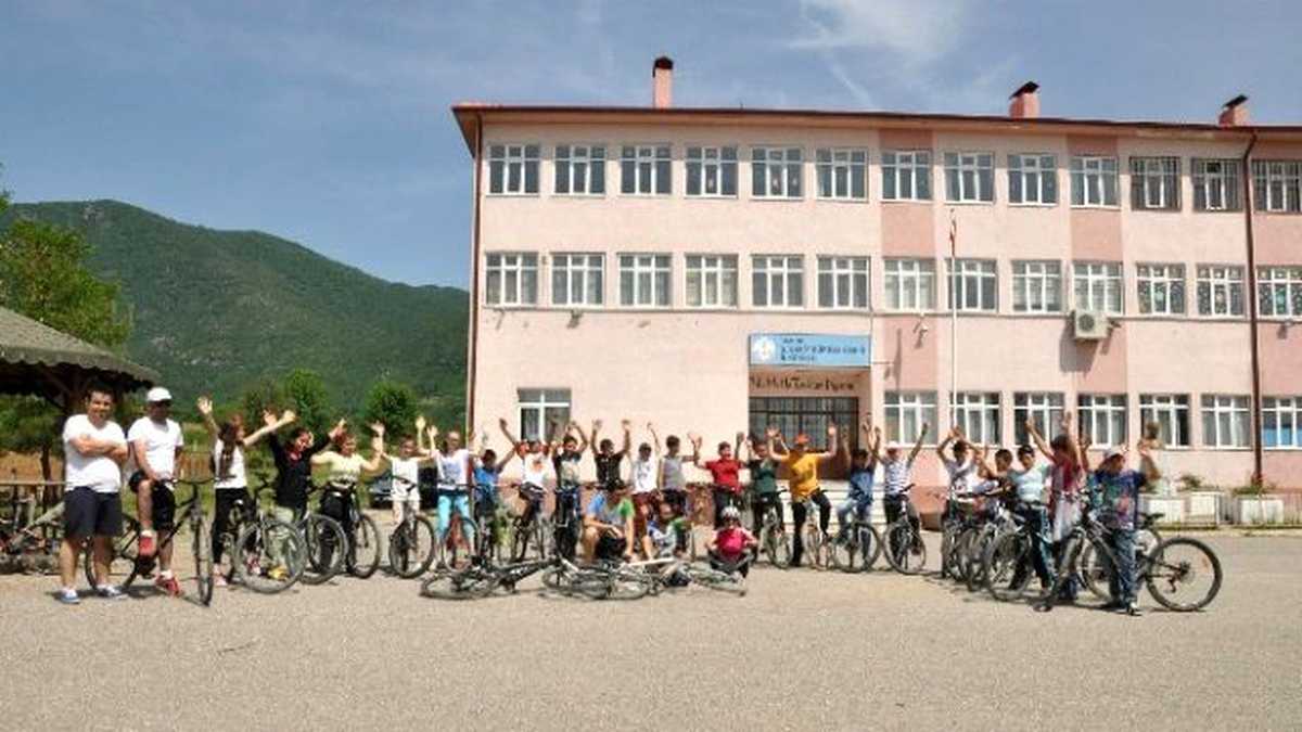 Pedaldaşlar Derneği Üyeleri Öğrencilerle Buluştu