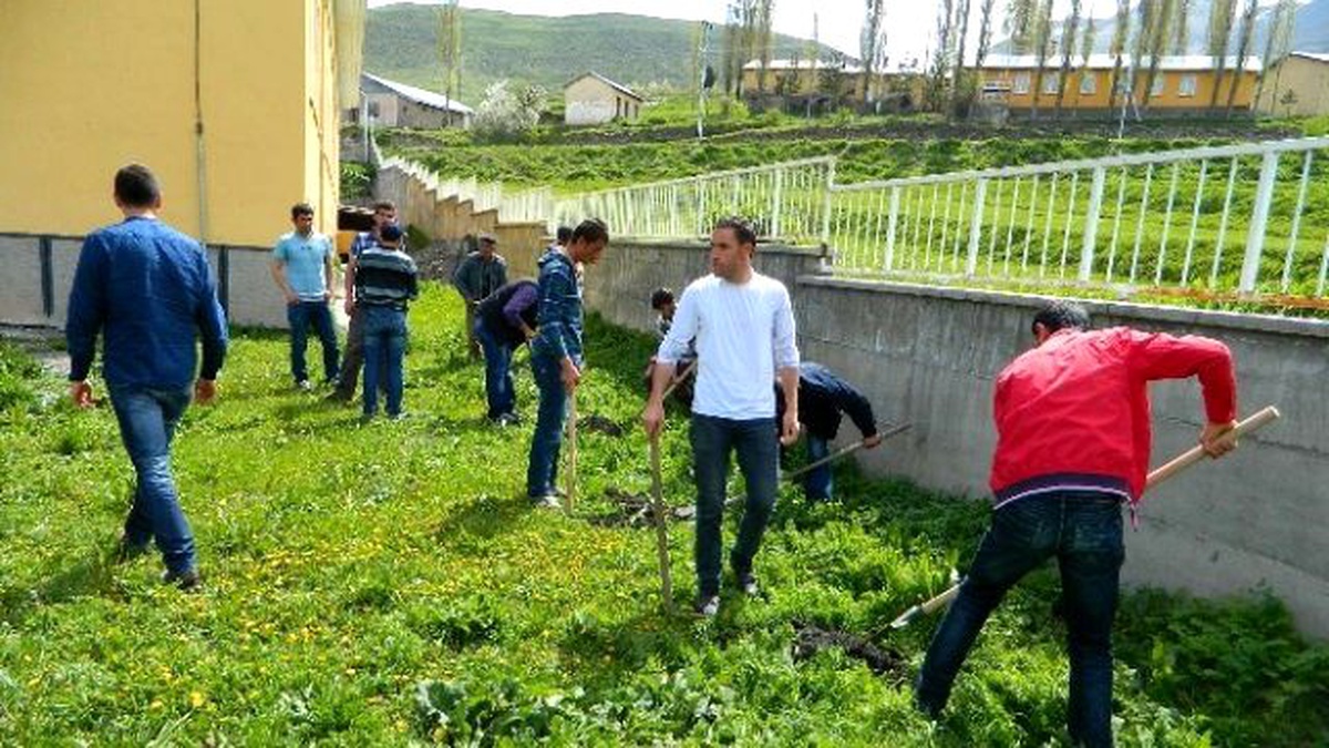 Posof Kaymakamının Köy Ziyaretleri Devam Ediyor