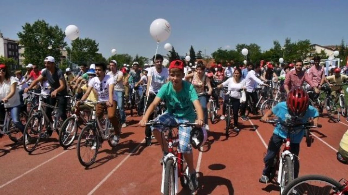 Sağlık Bakanlığı Edirne\'de Gençlere Bisiklet Dağıttı