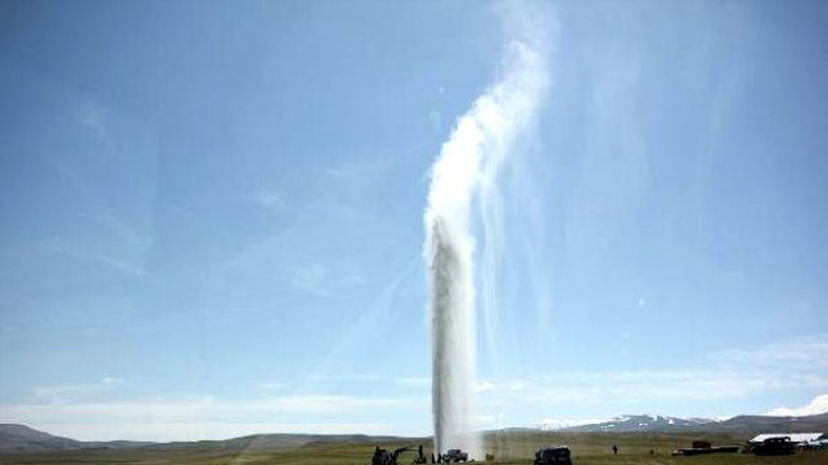 Sera İçin Açılan Kuyudan 30 Metre Termal Su Fışkırdı