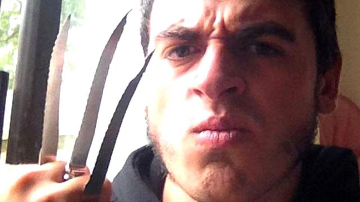 Wolverine Hayranı Genç Annesini, Kardeşini ve Üvey Babasını Doğradı