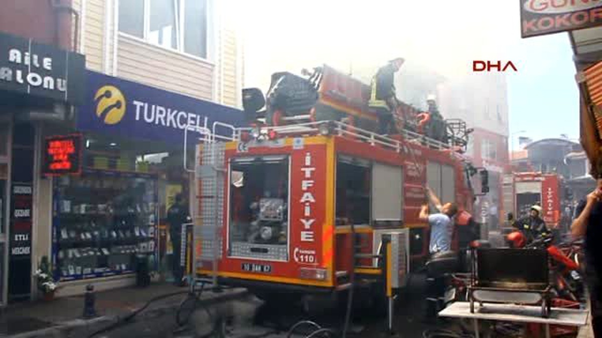 Yarım Asırlık Şamlılı Köfteci Yangında Yok Oldu