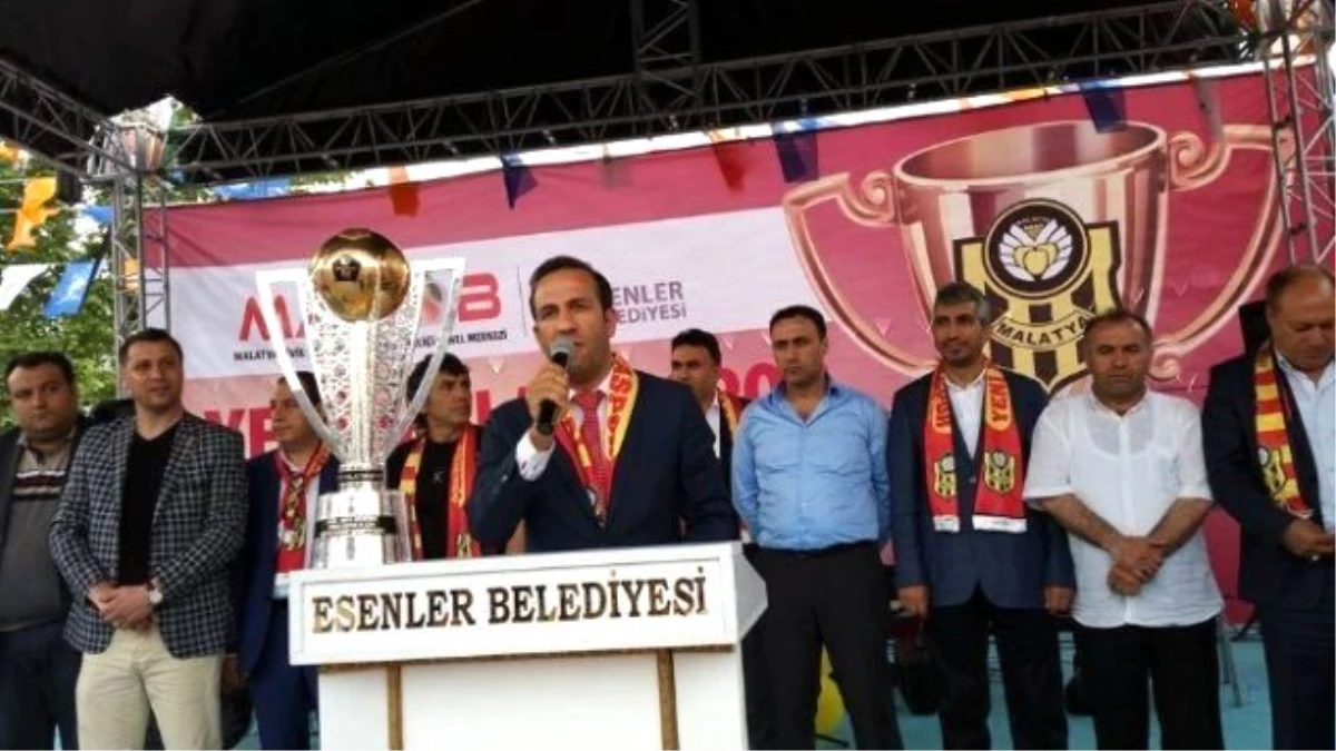 Yeni Malatyaspor Şampiyonluğu İstabul\'da Kutladı