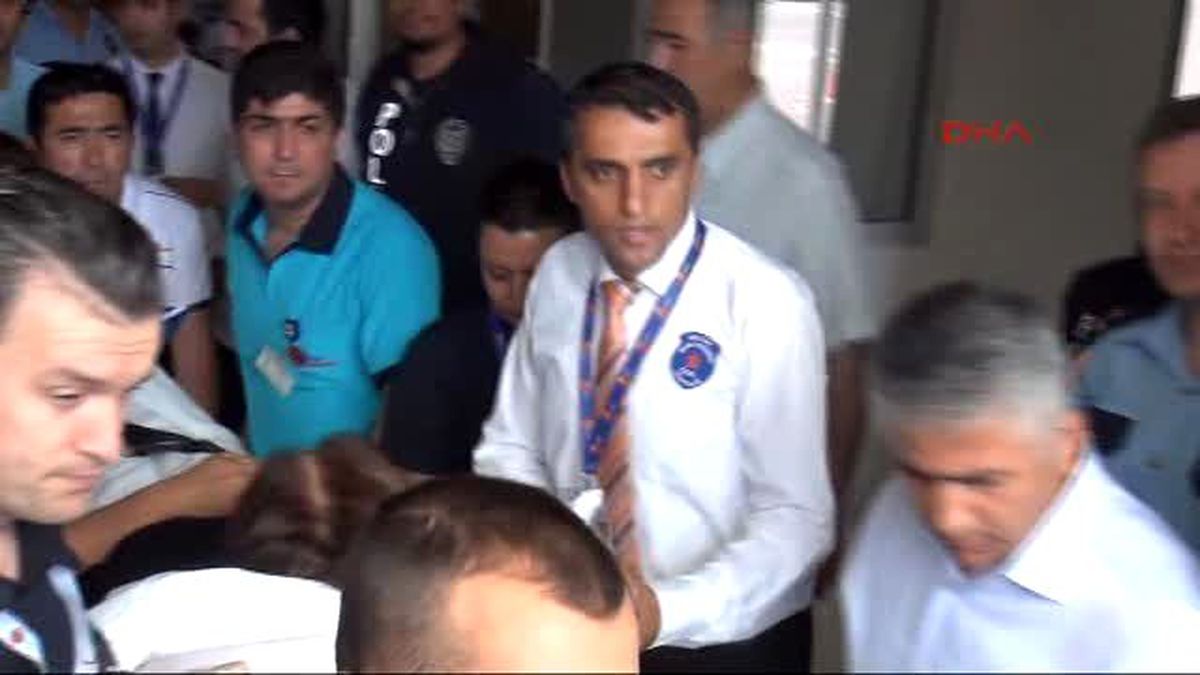 Adana\'da CHP Adayı Silahlı Saldırıda Yaralandı Ek Elif Doğan Türkmen Hastane Odasında Açıklama Yaptı