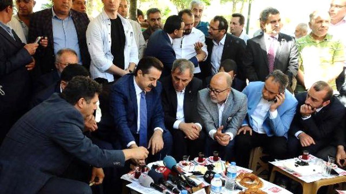 Bakan Çelik: Dertleri Açık, Sandıkta Mağlup Edemedikleri Erdoğan\'ı Cumhurbaşkanlığı Köşkü\'nde...