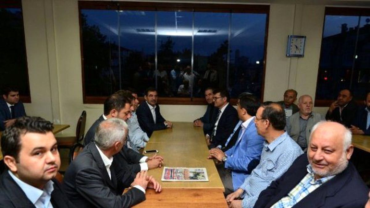 Bakan Güllüce, Maltepe\'de Sabah Namazında Vatandaşla Buluştu