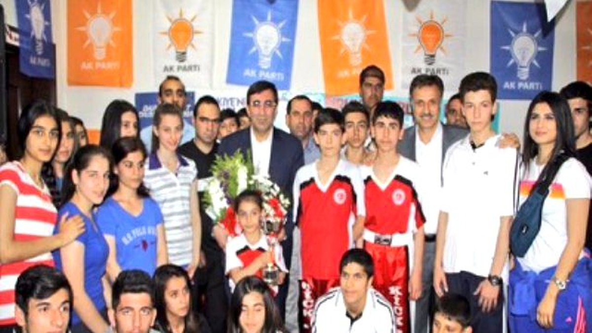 Bakan Yılmaz, Başarılı Sporcuları Kabul Etti