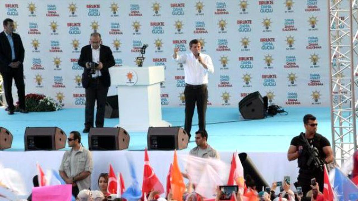 Başbakan Davutoğlu: AK Parti Hz. Nuh\'un Gemisi Gibidir