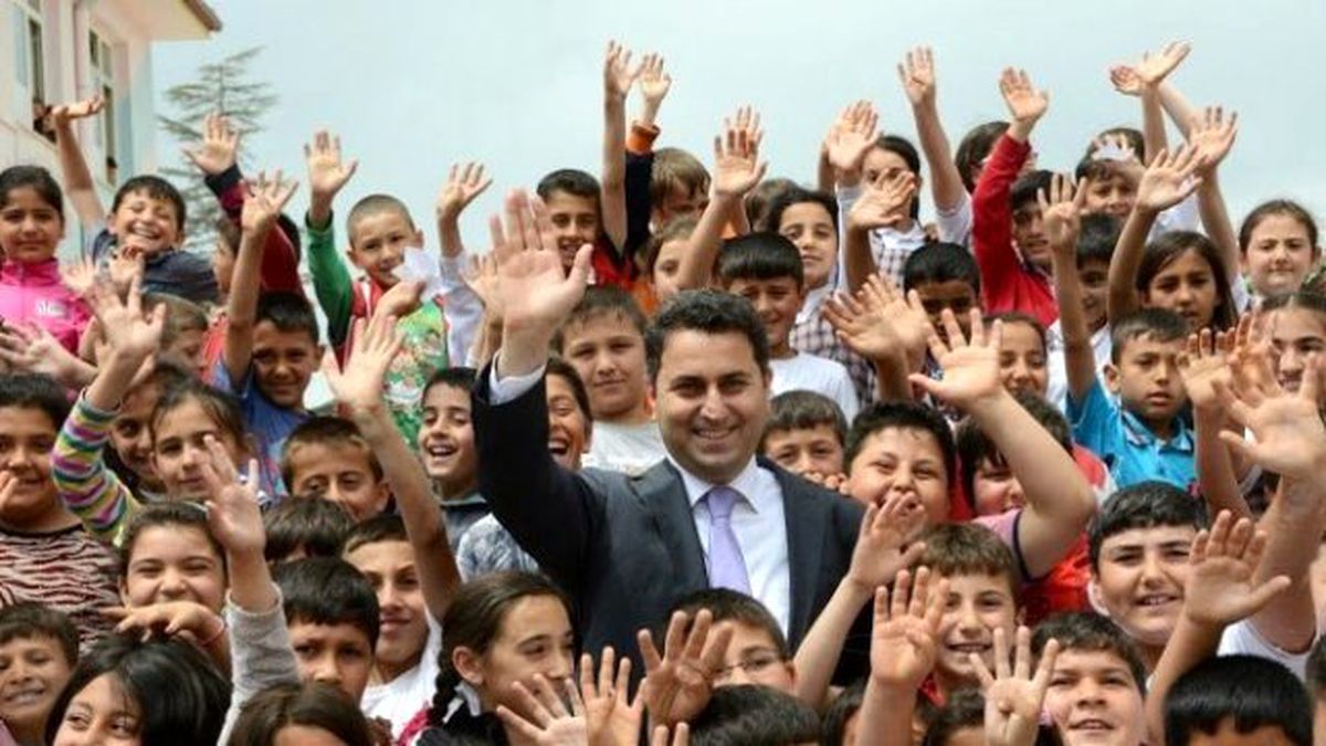 Başkan Eroğlu, Başarılı Öğrencileri Ödüllendirdi