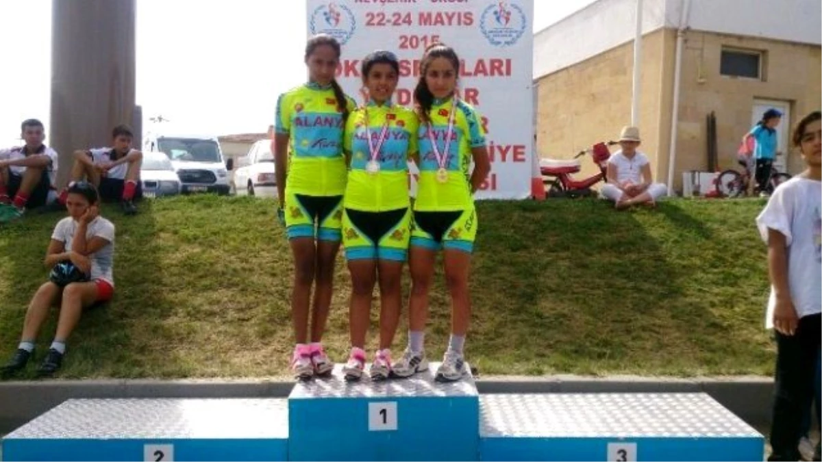 Belediyespor Bisiklet ve Triathlon Yarışlarında Yine Şampiyon