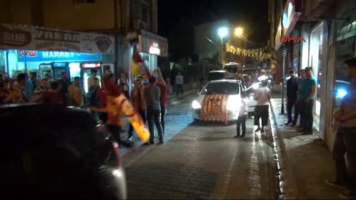 Cizre\'de Silahlı Kutlama