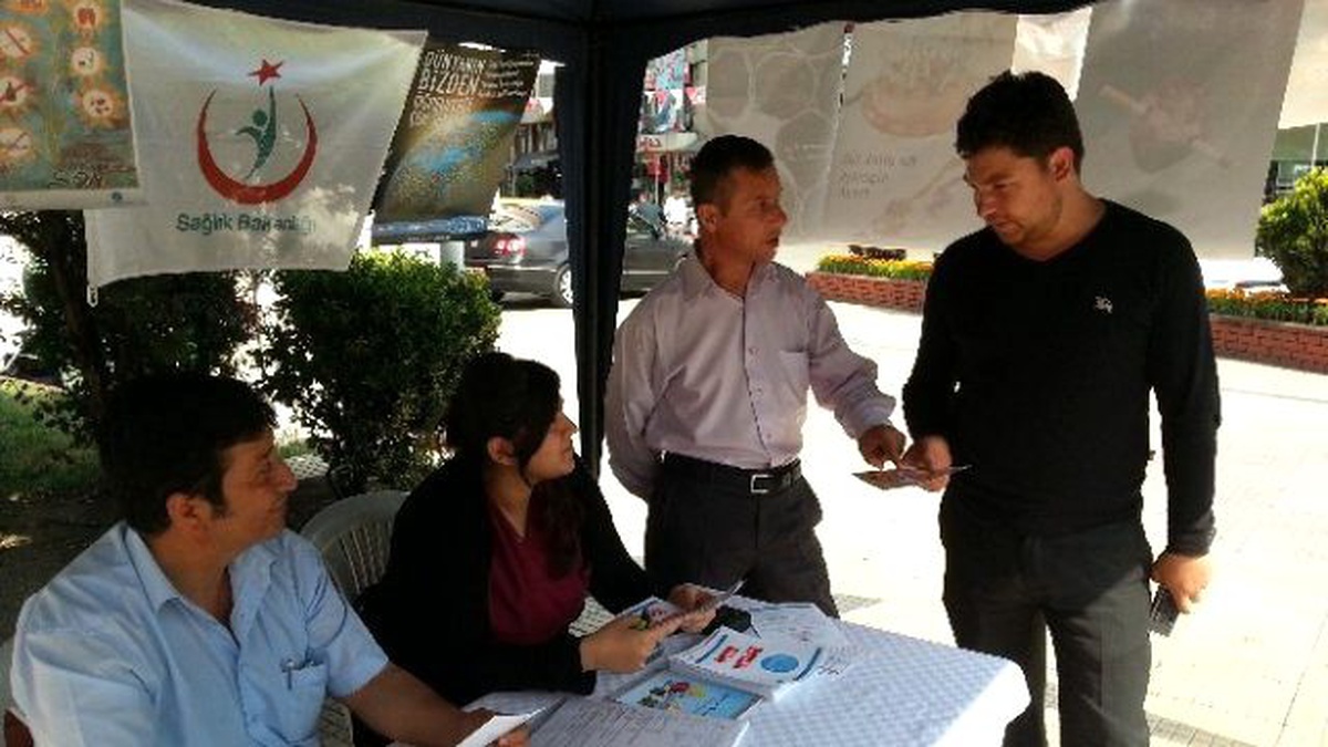 Devrek Toplum Sağlığı Merkezi\'nden Sigarayı Bıraktırma Standı