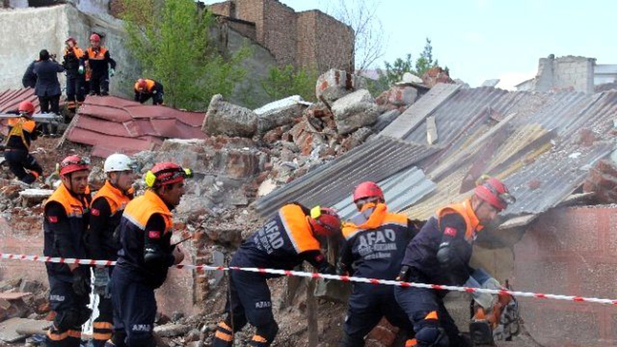 Erzurum\'da Gerçeği Aratmayan Deprem Tatbikatı