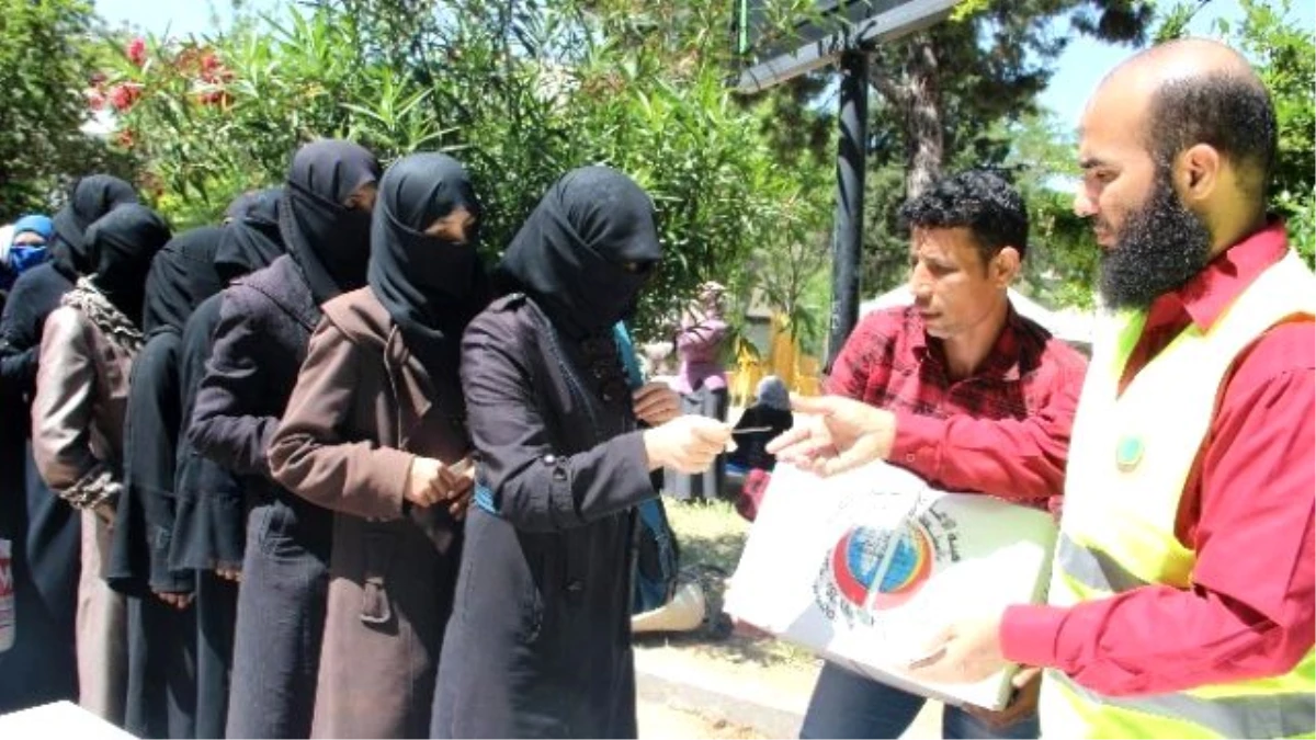 Gaziantep\'te 4 Bin Suriyeli Aileye Gıda Yardımı Yapılıyor