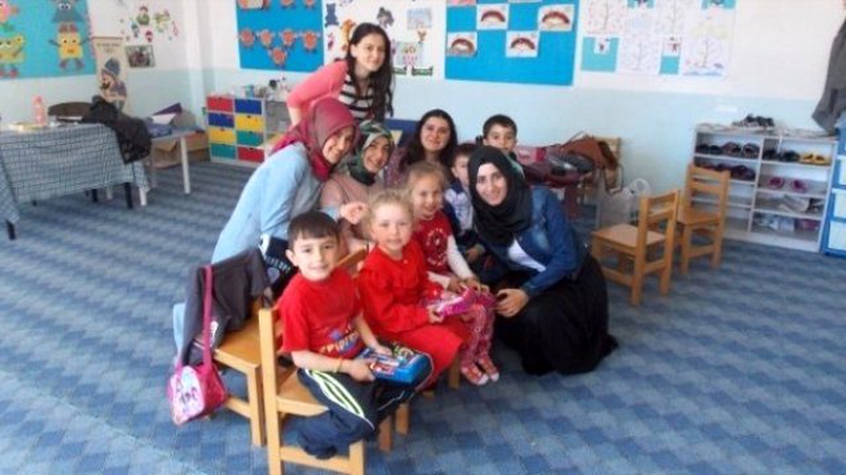 Gediz\'de Anaokulu Öğrencilerine Diş Karnesi Verildi
