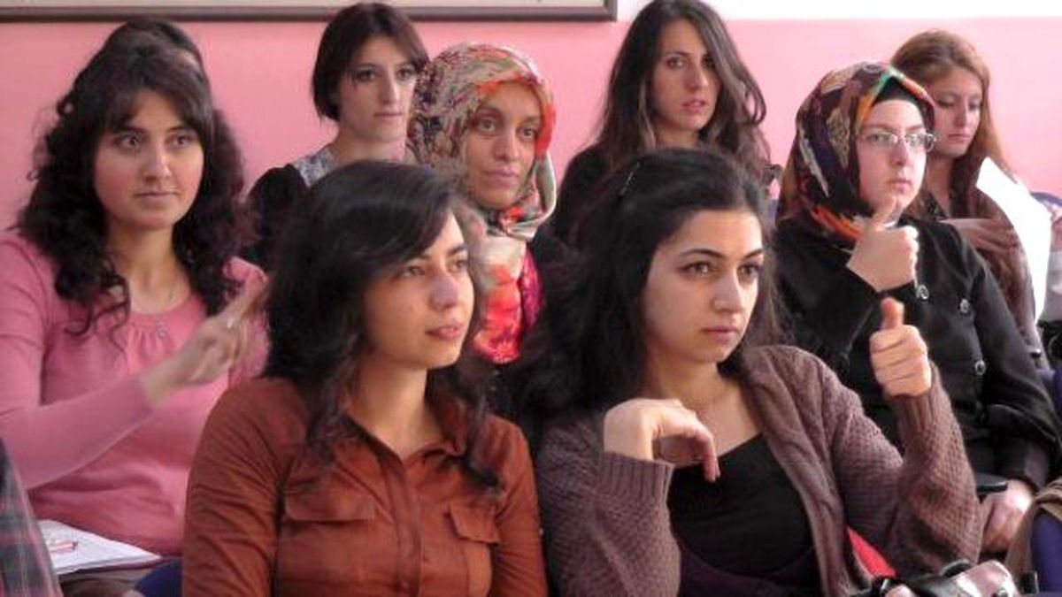 Halk Eğitim Merkezinde İşaret Dili Öğretiliyor