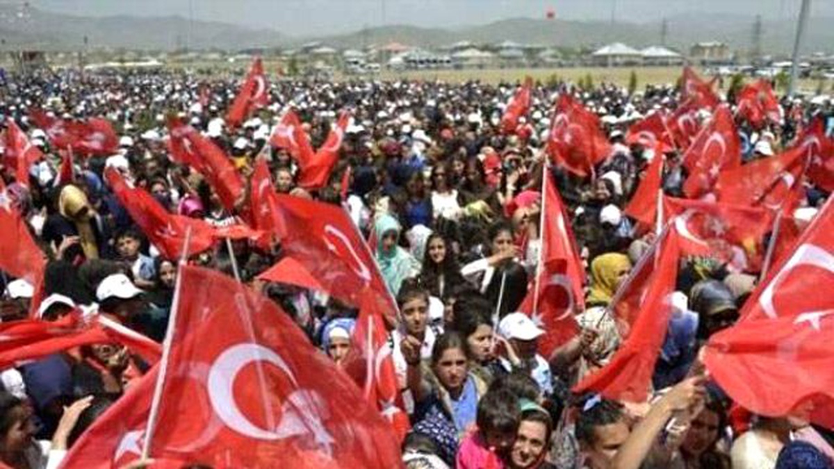 Halk PKK\'nın Tehditlerine Boyun Eğmedi