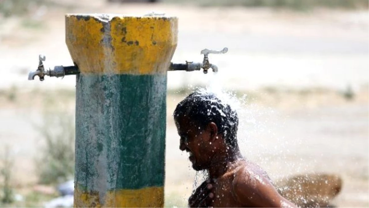 Hindistan\'da Aşırı Sıcaklarda Ölü Sayısı 700\'ü Geçti