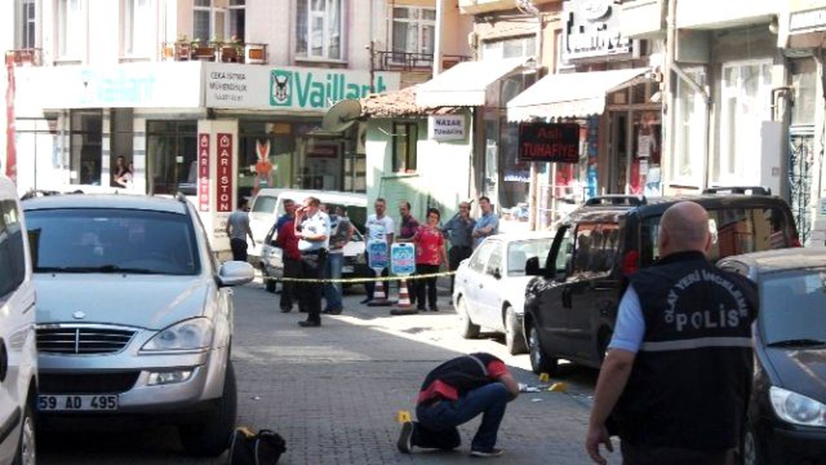 Komşu Esnafın Tartışması Kanlı Bitti: 1 Ölü