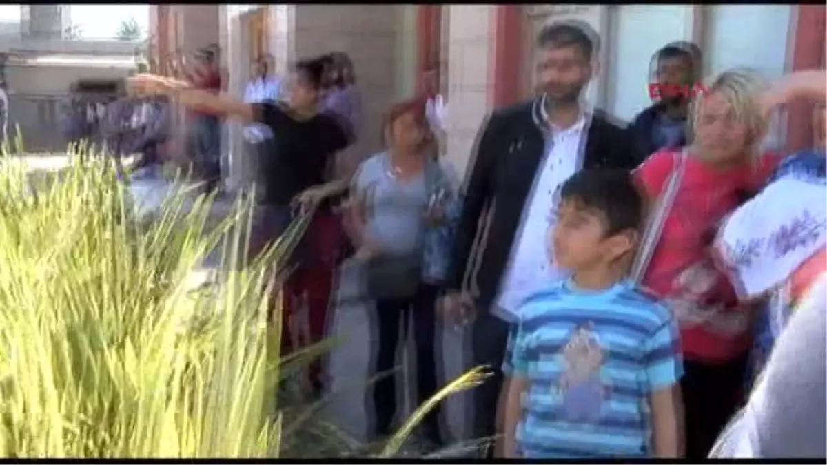 Kucağında 1,5 Yaşındaki Kızı Varken Vuruldu