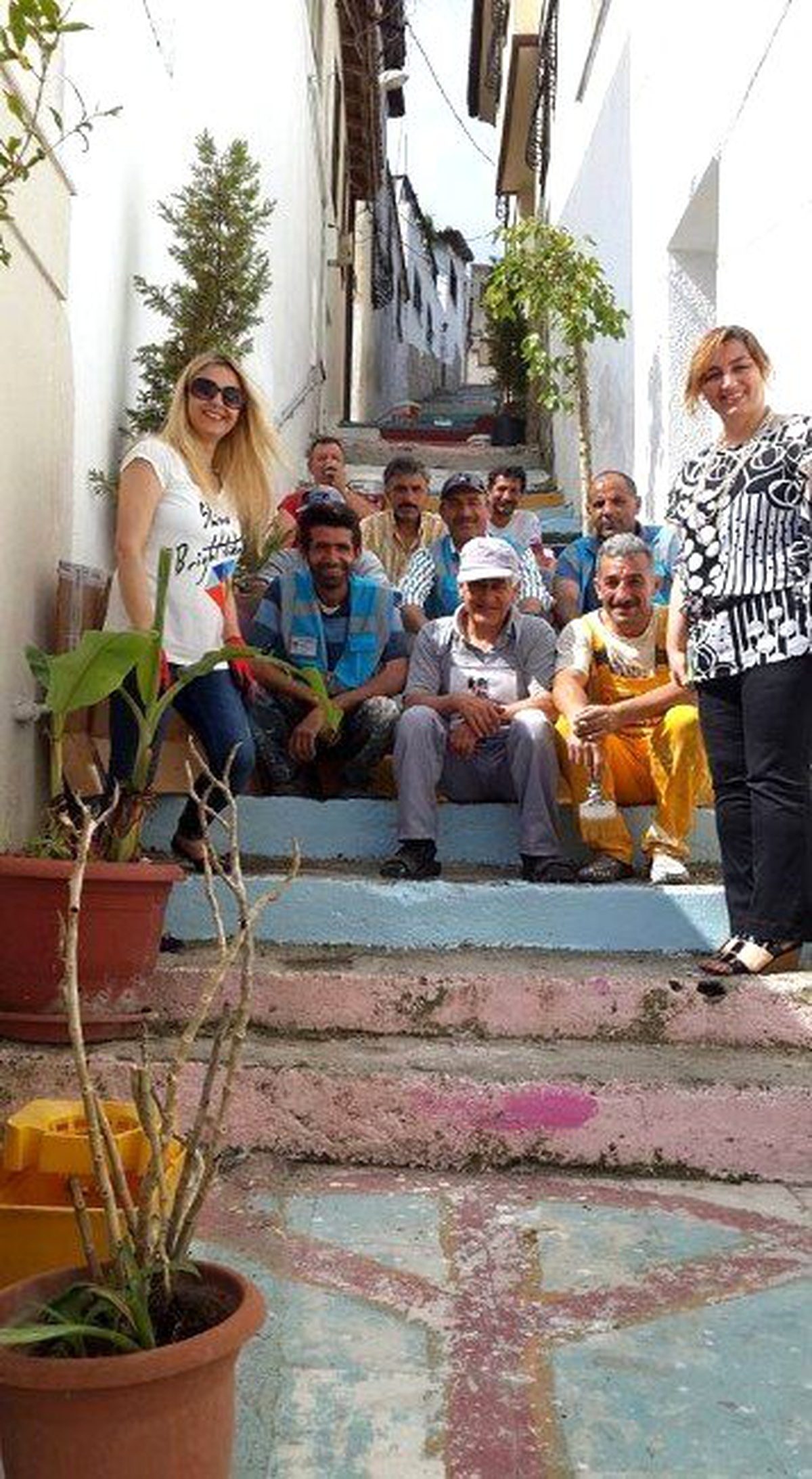 Kuşadası\'nda Sokaklar Rengarenk