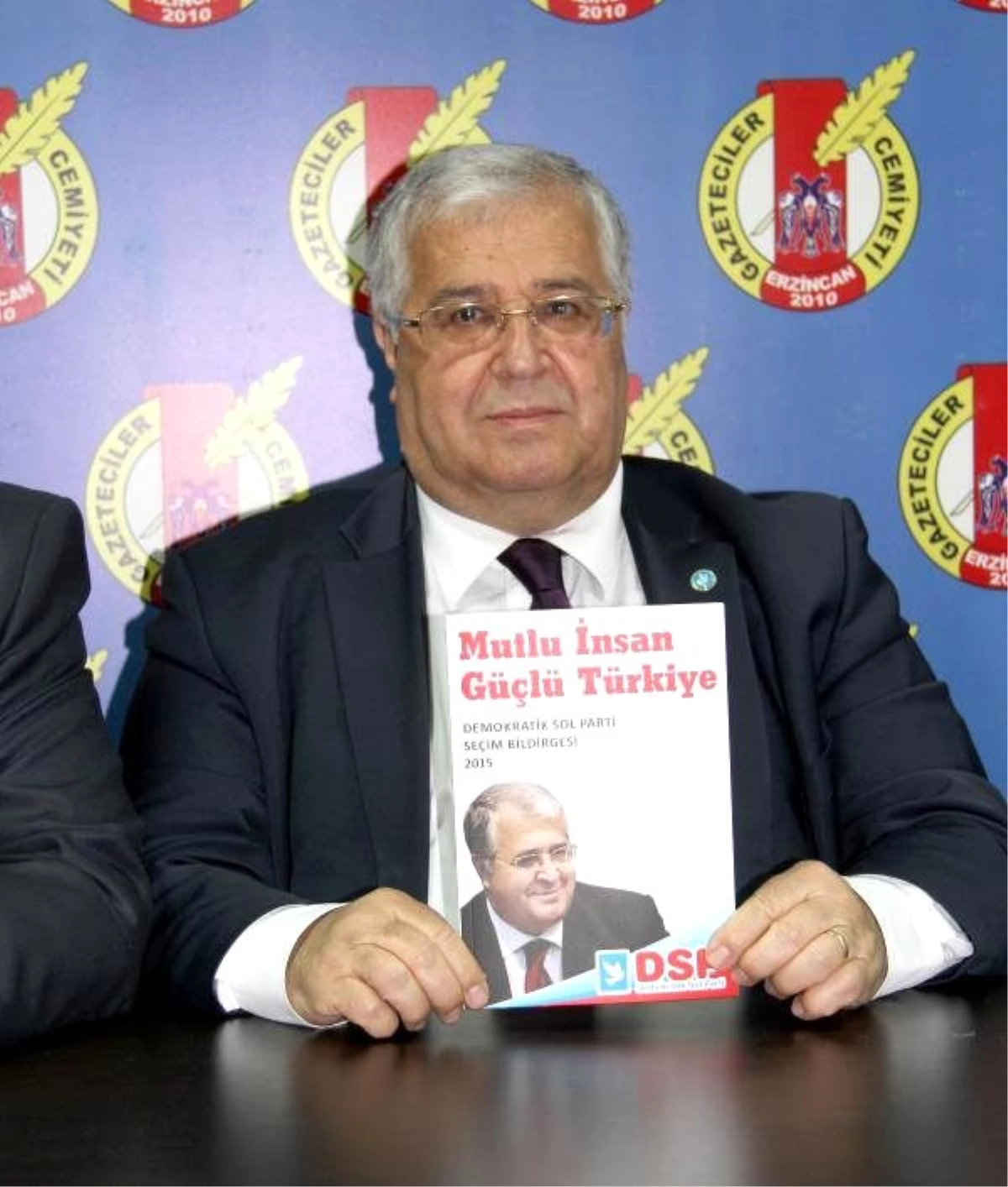 Masum Türker: Esas Gazeteciler İşsizken, Gazeteci Olmayanlar Yazıp, Çiziyor