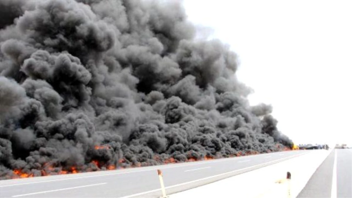Nusaybin\'de Hampetrol Yüklü Tanker Alev Alev Yandı