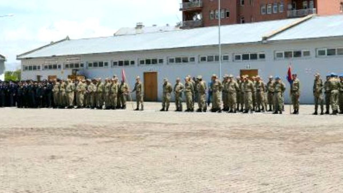 Ağrı Valisi\'nden Teröristlere: Dağlarda Sürüneceksiniz