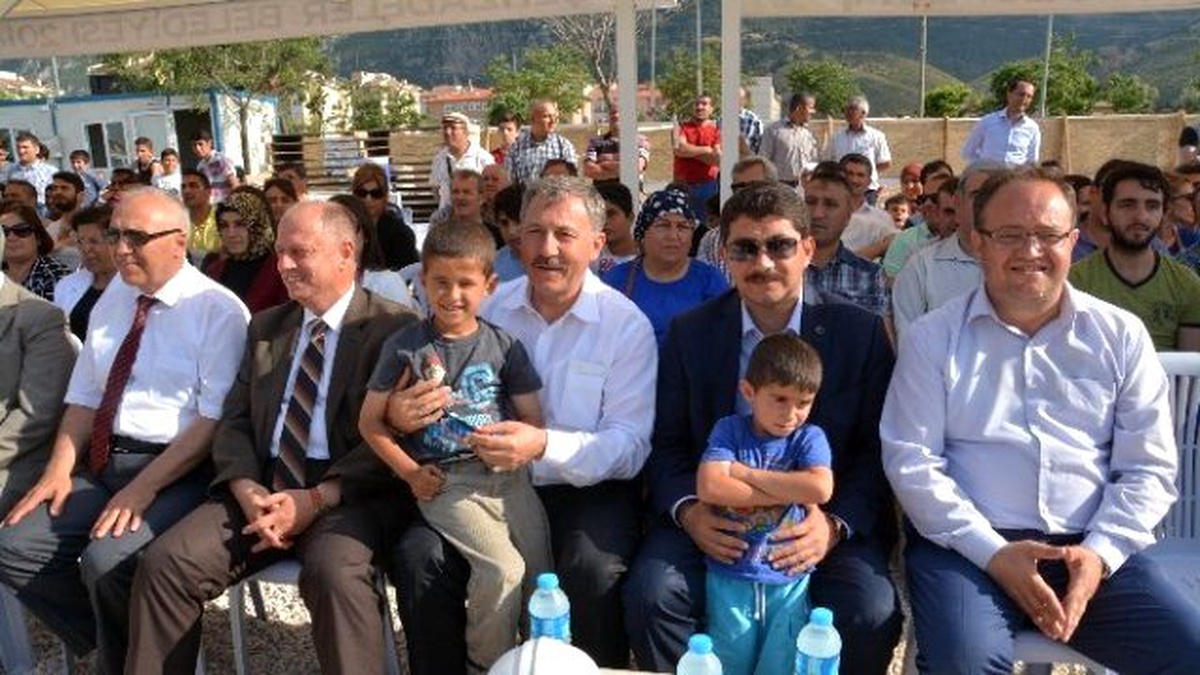 Şehzadeler Belediyesi Spor Tesislerinin Temeli Atıldı