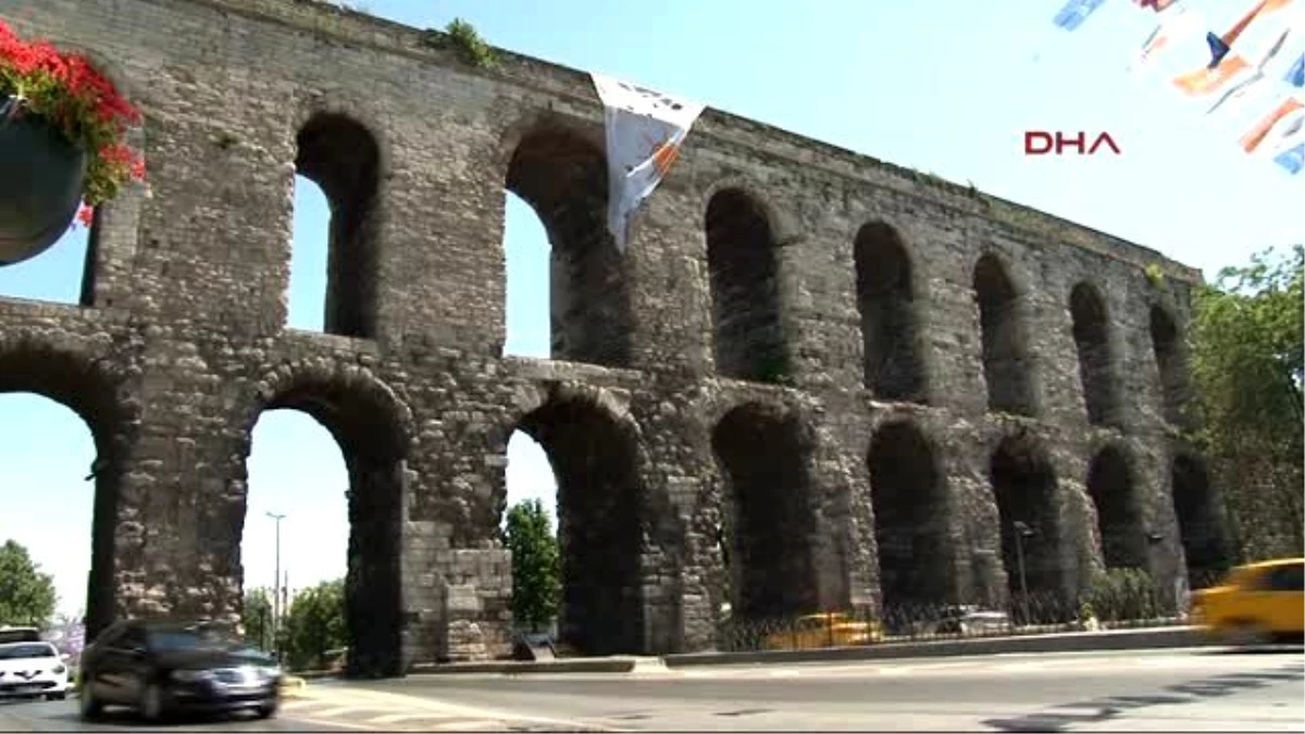 Tarihi Kemere Asılan Dev Pankart Kaldırıldı, Küçük Pankartlar Asıldı