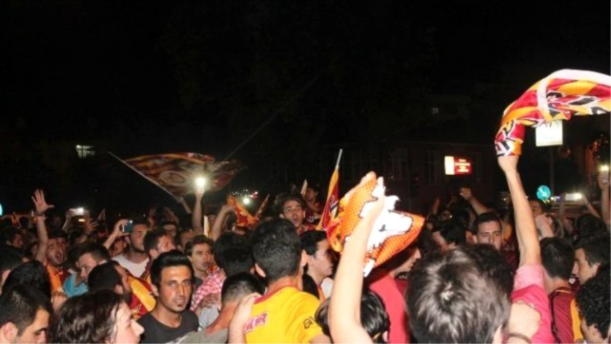 Tekirdağ\'da Galatasaray\'ın Şampiyonluk Kutlaması