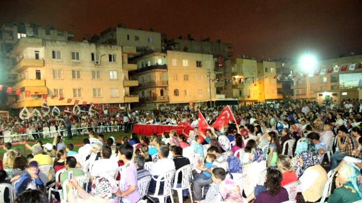 Toroslar\'da Mahalle Şenliği Çoşkuya Dönüştü