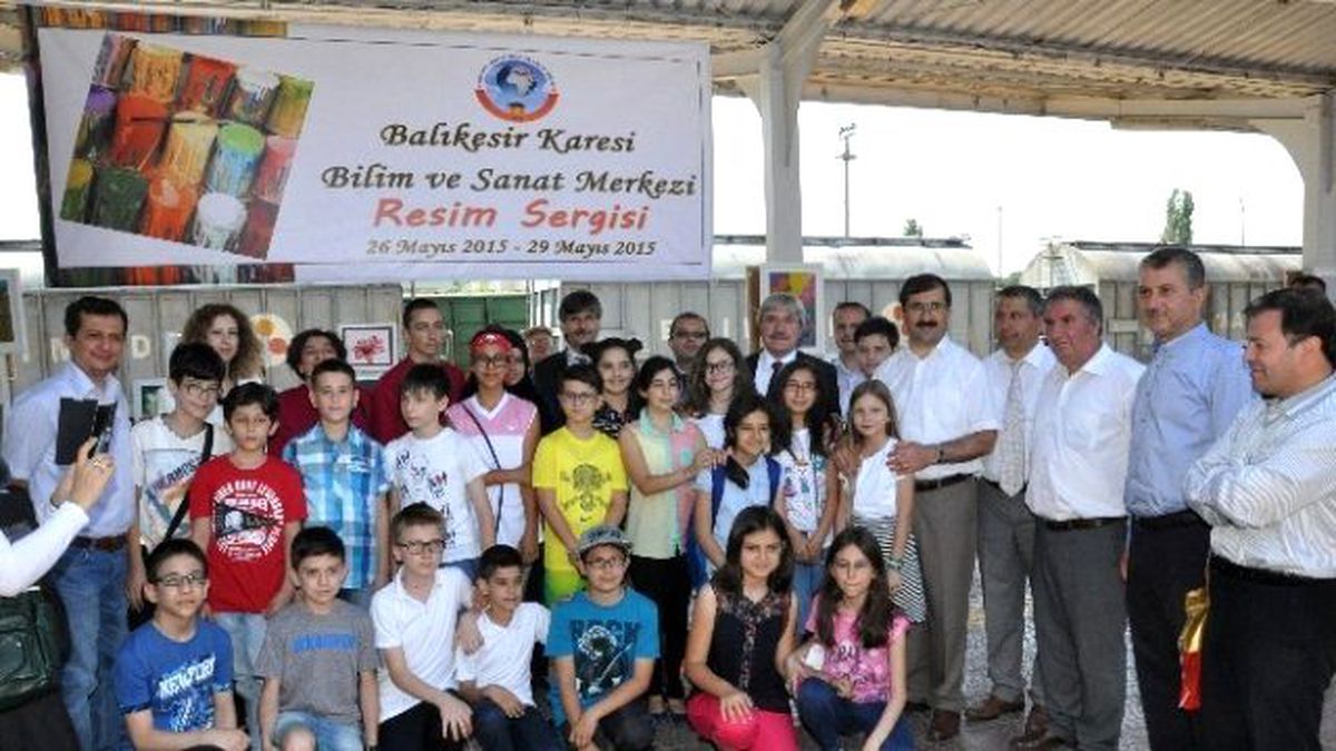 Tren Garında Sergi Açılışı