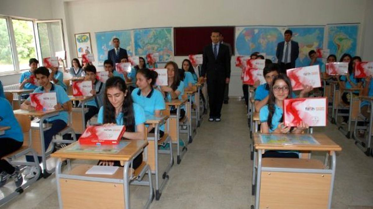 Tunceli\'de Öğrencilere Tablet Bilgisayar