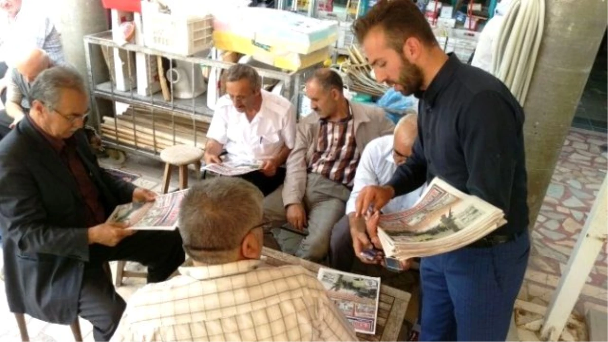 Turhal\'da "Eski Türkiye" Gazetesi Dağıtımı