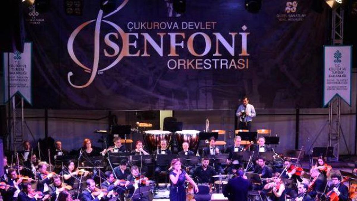 Zuhal Olcay ve Çdso\'dan Muhteşem Kapanış Konseri