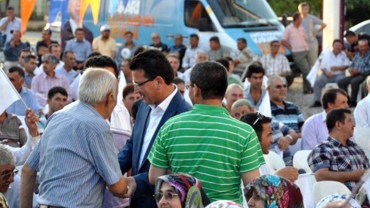 Atay Uslu Kepez\'de Vatandaşlarla Bir Araya Geldi