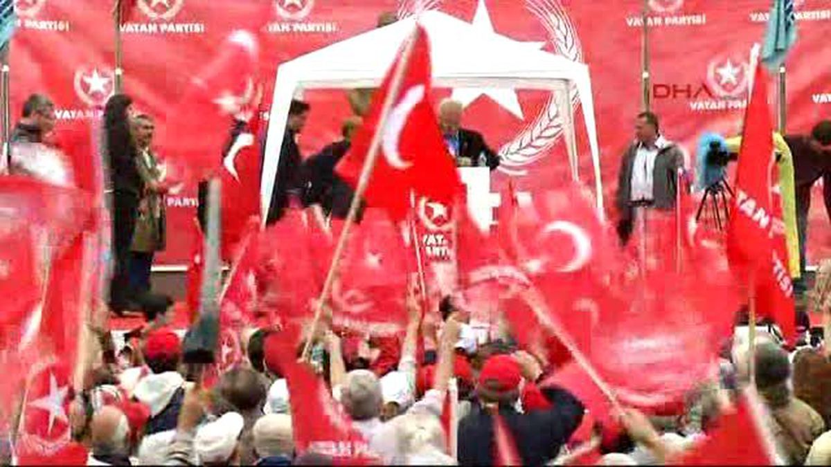 Balıkesir Edremit -Perinçek Bunların Planı Türkiye\'de Bir Akp, CHP Hükümeti Kurmak Abdullah...