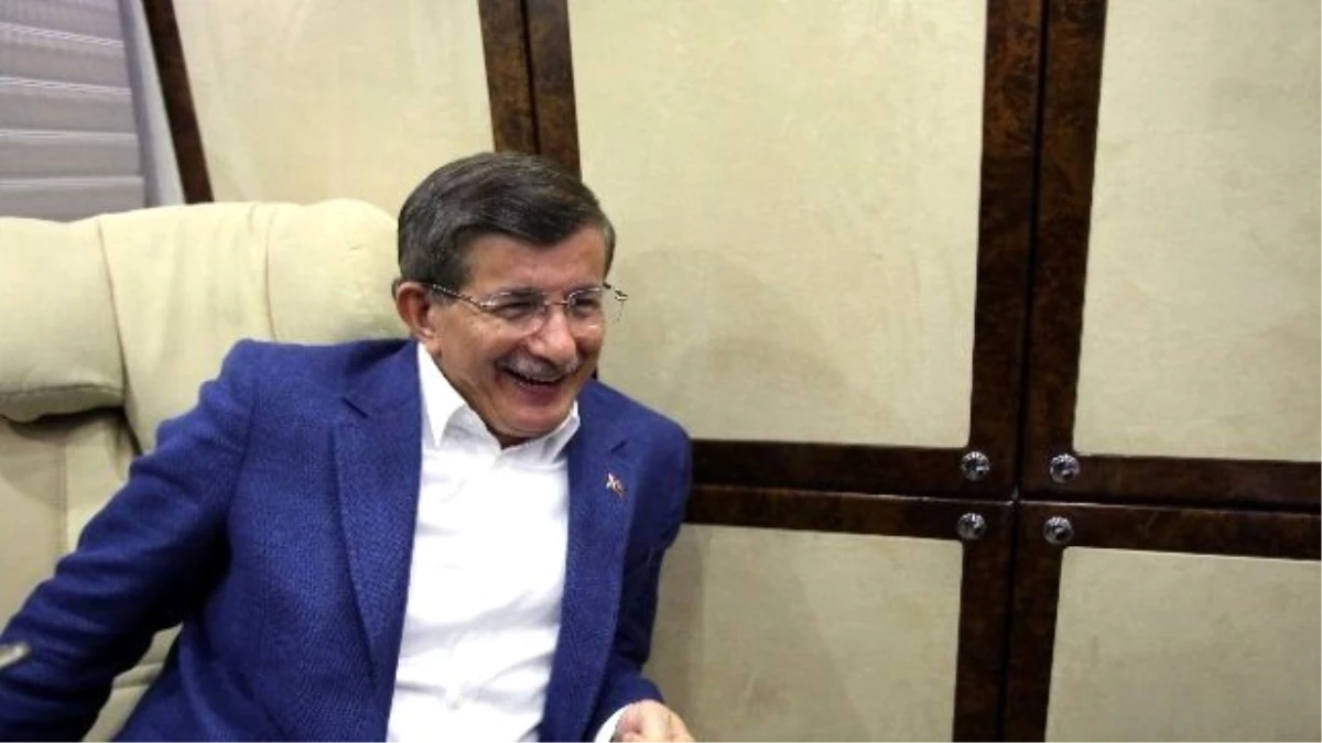 Davutoğlu: Esas Seçim Şarkımız Bu Akşam Çıkıyor