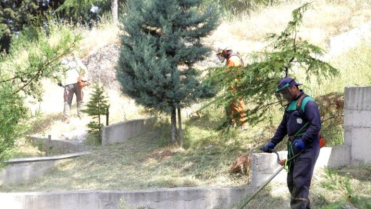 Başiskele Mezarlıkları Bakıma Alındı