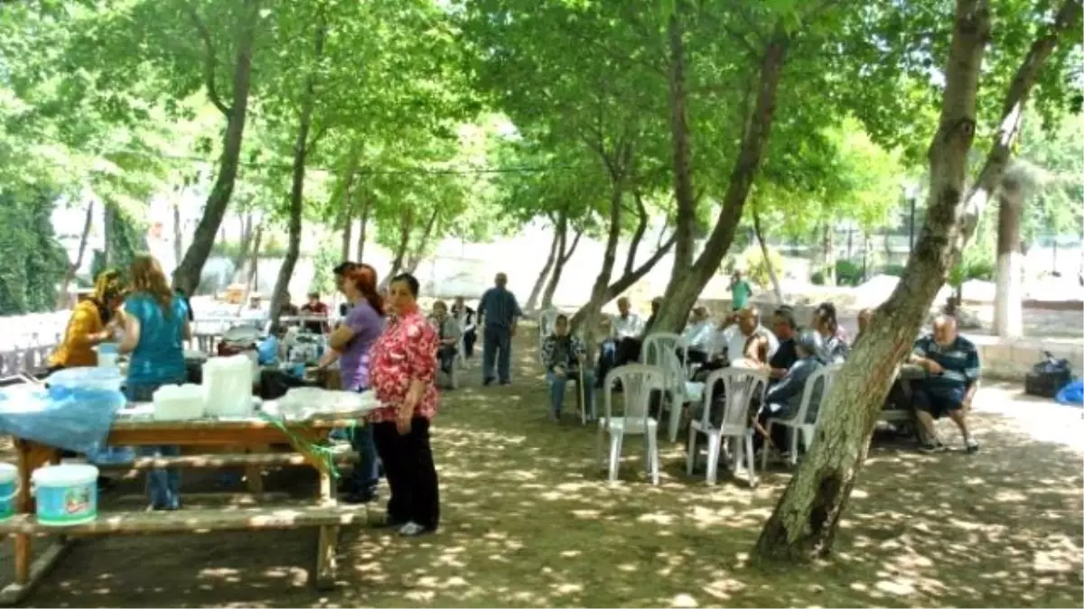 Başkan Kale, Huzurevi Sakinleri ile Bir Araya Geldi