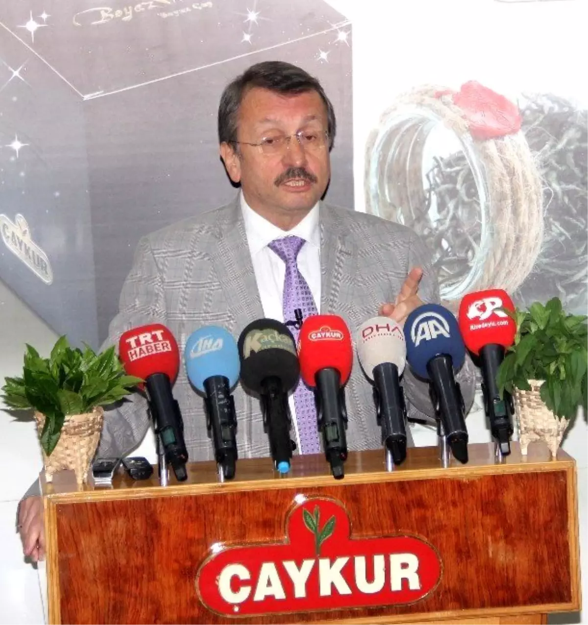 Çaykur\'un Yaş Çay Alım Kotasında Rekor